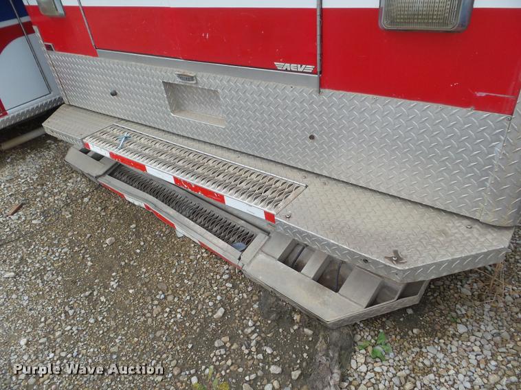 image for item DA5101 2006 Ford F450 Super Duty ambulance