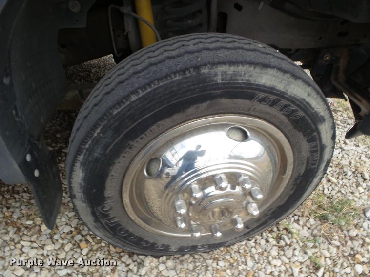 image for item DA5101 2006 Ford F450 Super Duty ambulance