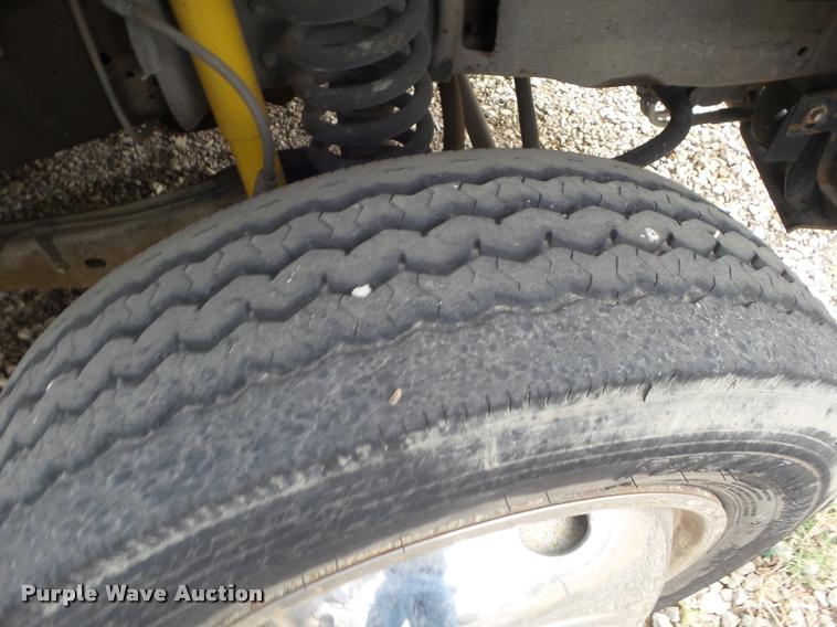 image for item DA5101 2006 Ford F450 Super Duty ambulance