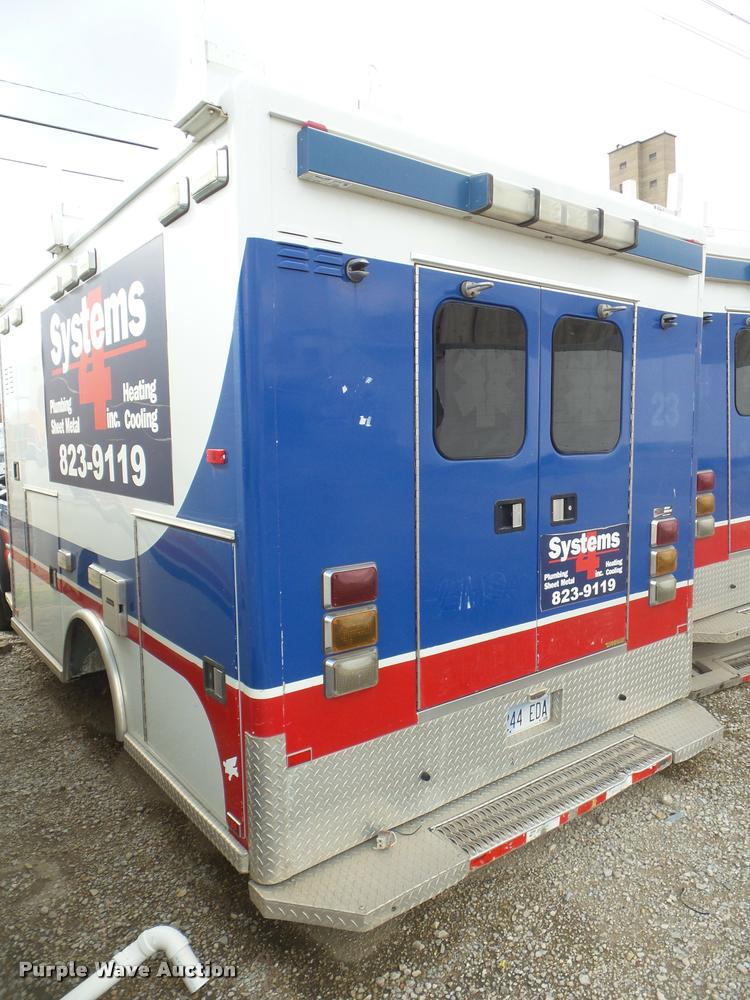 image for item DA5102 2007 Ford F450 Super Duty ambulance