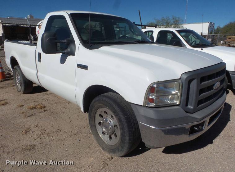 image for item DA5108 2005 Ford F250 Super Duty pickup truck