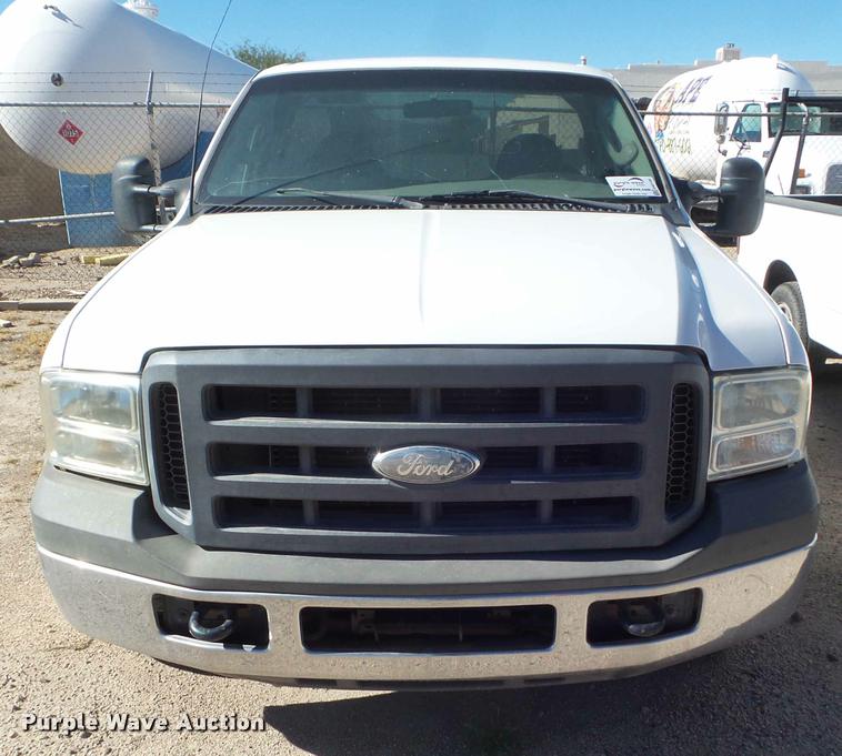 image for item DA5108 2005 Ford F250 Super Duty pickup truck