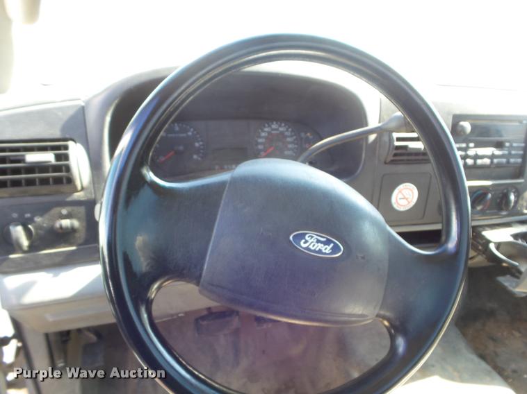 image for item DA5108 2005 Ford F250 Super Duty pickup truck