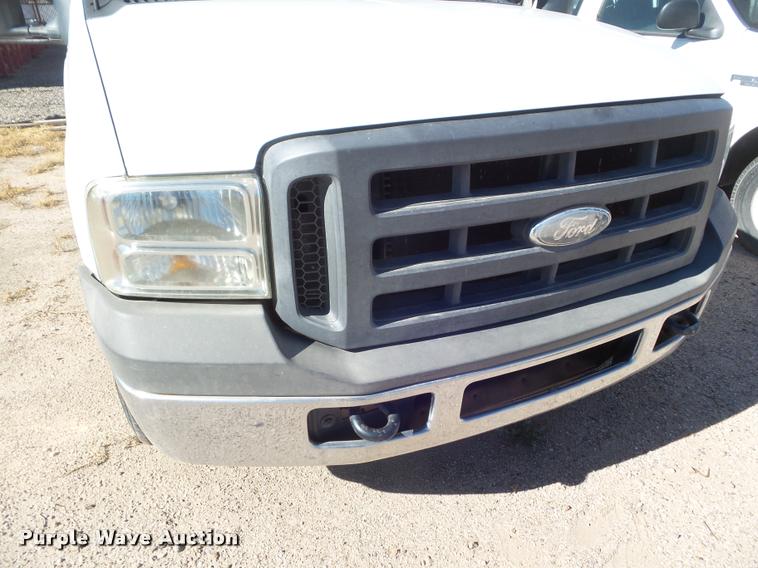 image for item DA5108 2005 Ford F250 Super Duty pickup truck