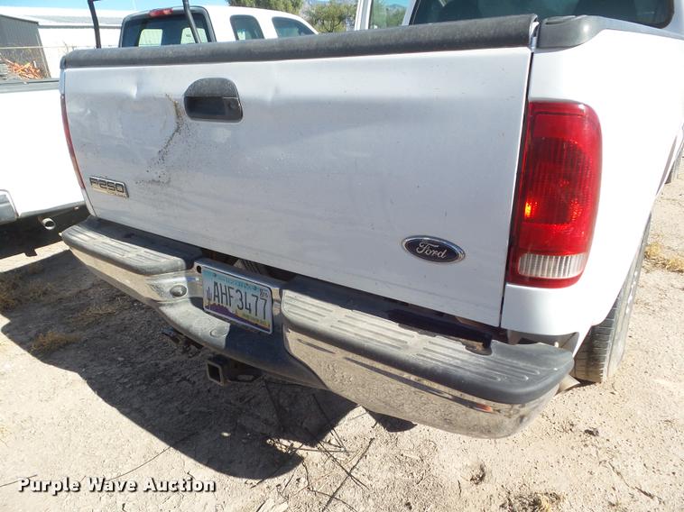 image for item DA5108 2005 Ford F250 Super Duty pickup truck