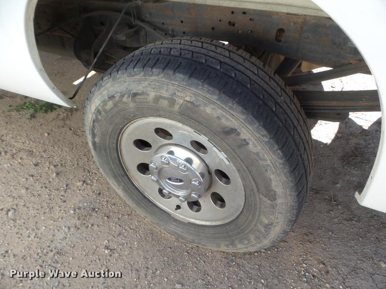 image for item DA5108 2005 Ford F250 Super Duty pickup truck