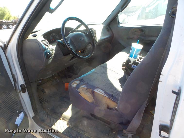 image for item DA5109 2004 Ford F150 SuperCab pickup truck