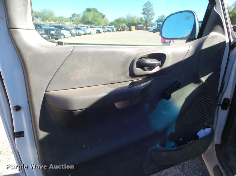 image for item DA5109 2004 Ford F150 SuperCab pickup truck