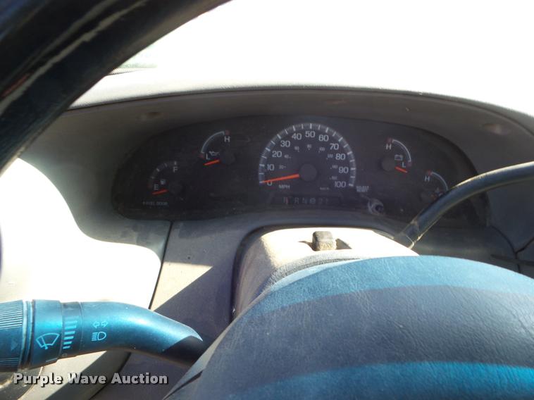 image for item DA5109 2004 Ford F150 SuperCab pickup truck