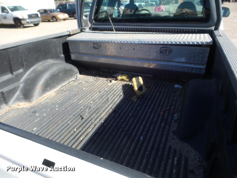 image for item DA5109 2004 Ford F150 SuperCab pickup truck