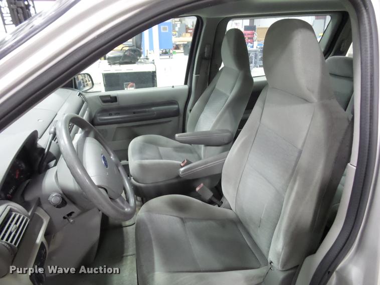 image for item DA5750 2005 Ford Freestar van