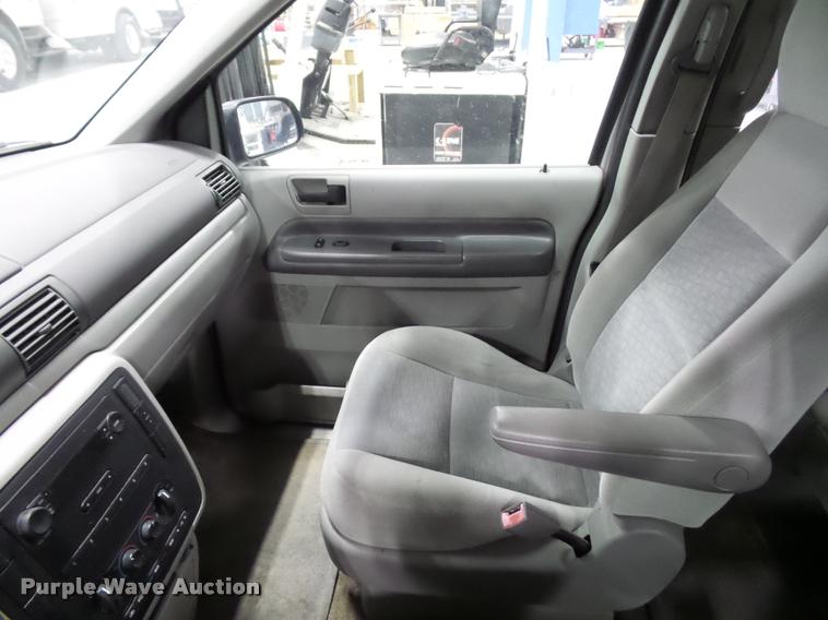image for item DA5750 2005 Ford Freestar van