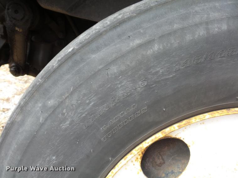 image for item DA5780 2002 International 4300 truck cab and chassis