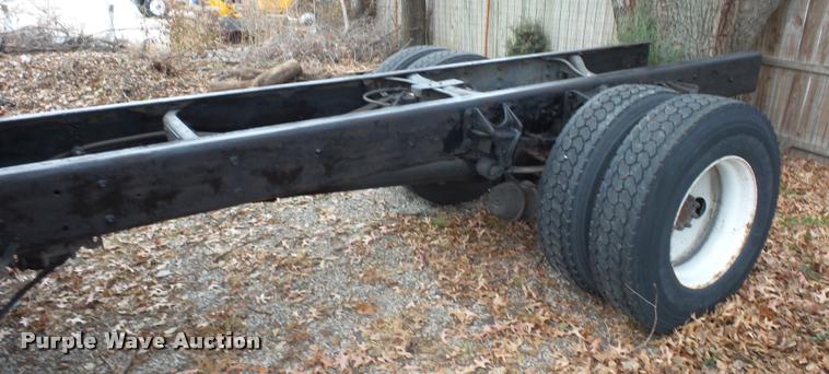 image for item DA5780 2002 International 4300 truck cab and chassis