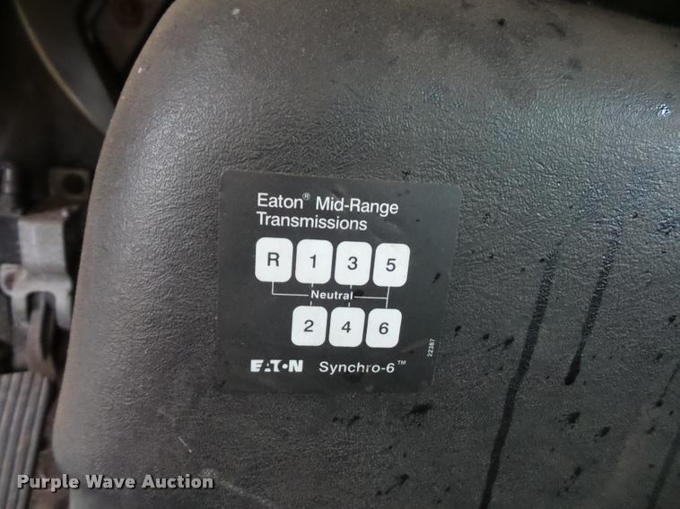 image for item DA5780 2002 International 4300 truck cab and chassis