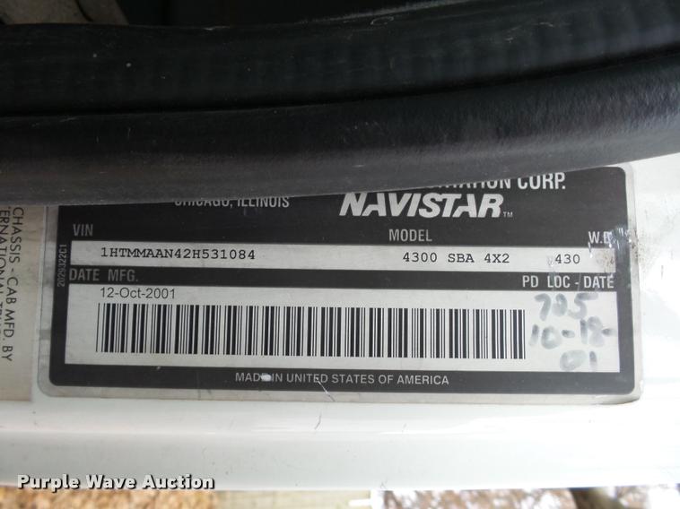 image for item DA5780 2002 International 4300 truck cab and chassis