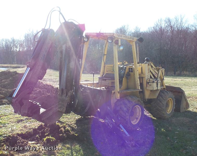 image for item DA5785 New Holland LB620 articulated backhoe