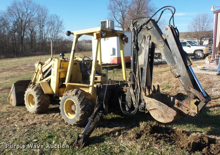 image for item DA5785 New Holland LB620 articulated backhoe