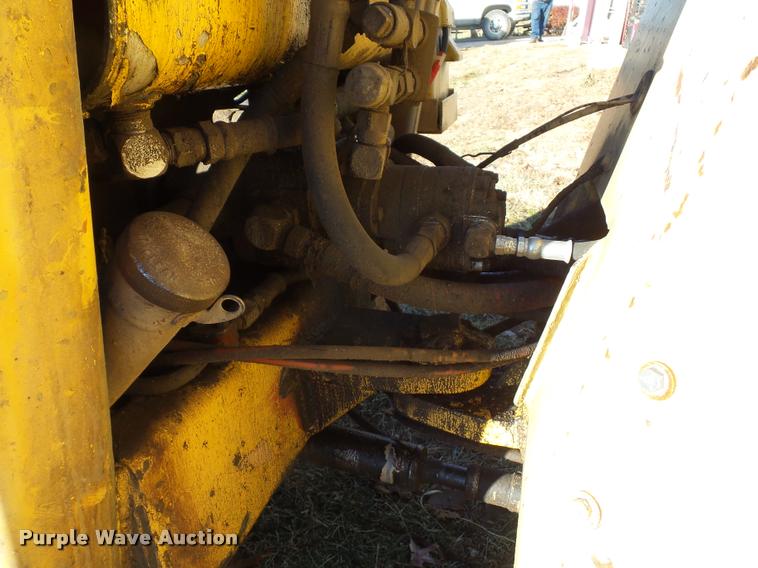 image for item DA5785 New Holland LB620 articulated backhoe