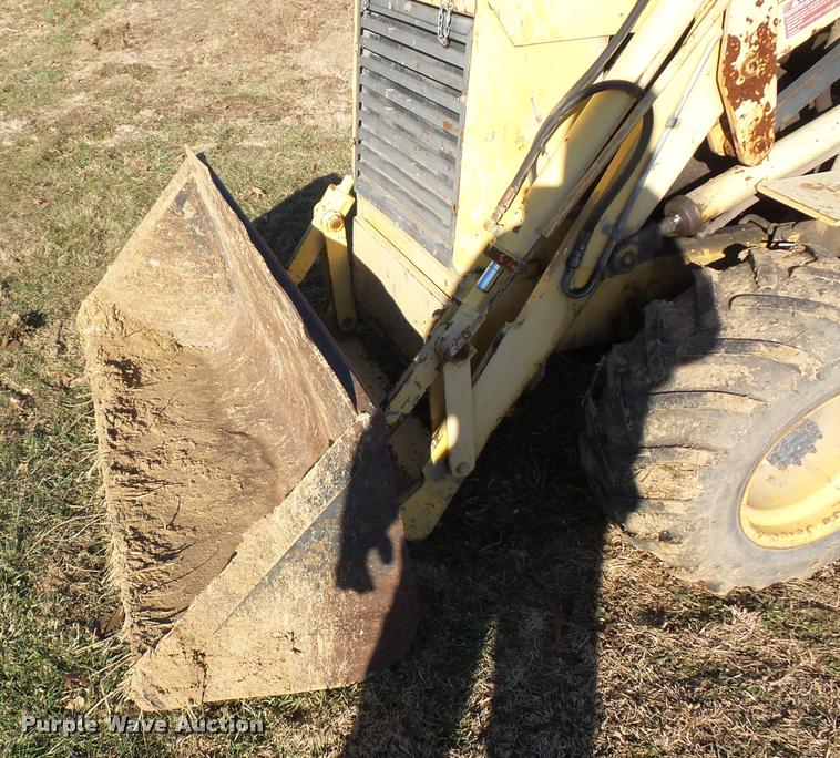 image for item DA5785 New Holland LB620 articulated backhoe