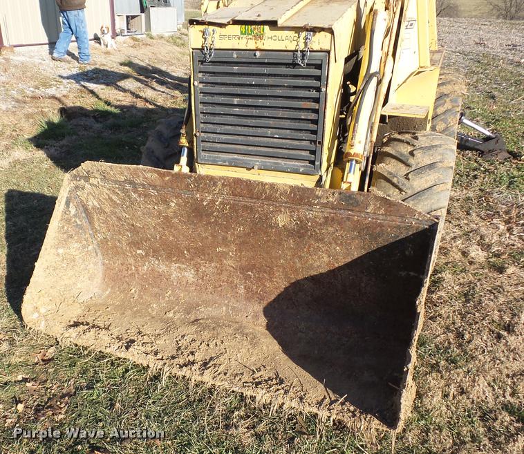 image for item DA5785 New Holland LB620 articulated backhoe