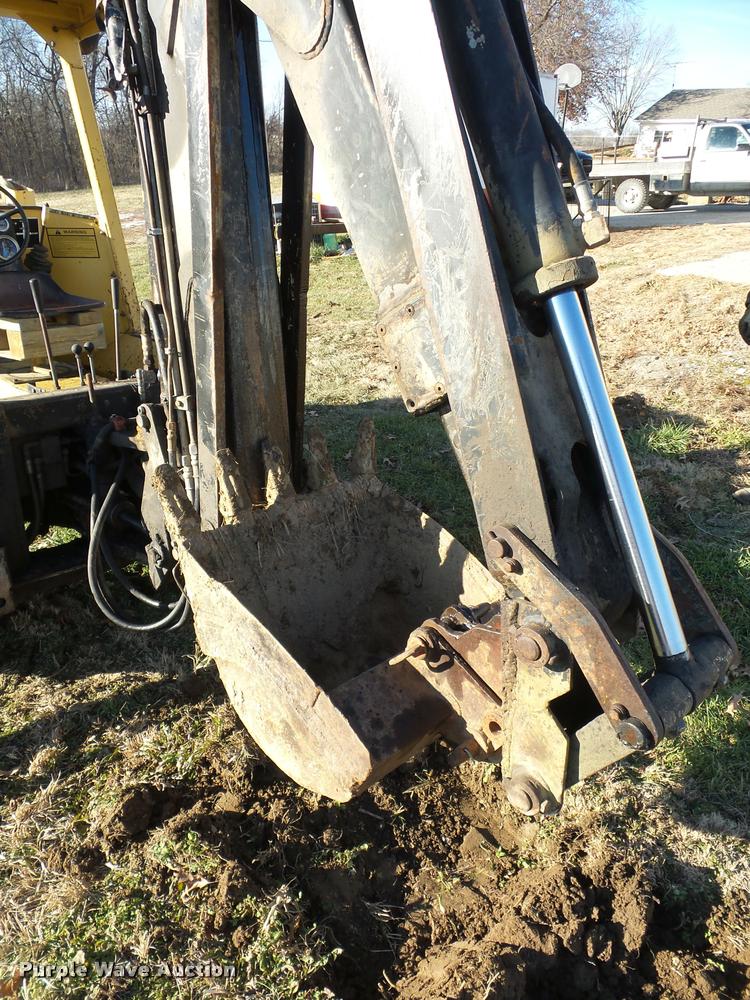 image for item DA5785 New Holland LB620 articulated backhoe