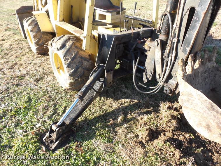 image for item DA5785 New Holland LB620 articulated backhoe