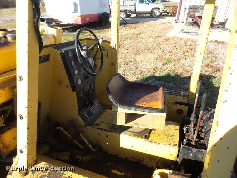 image for item DA5785 New Holland LB620 articulated backhoe