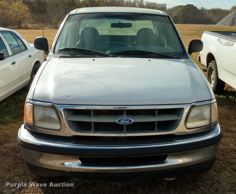 image for item DB0752 1997 Ford F150 SuperCab pickup truck
