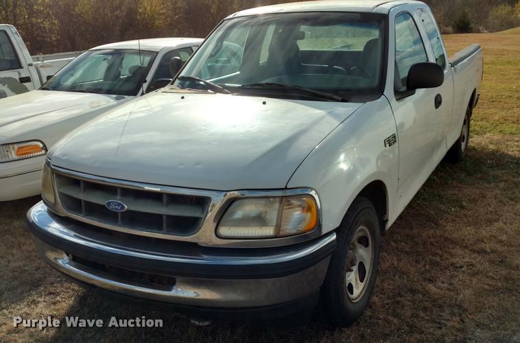 image for item DB0752 1997 Ford F150 SuperCab pickup truck