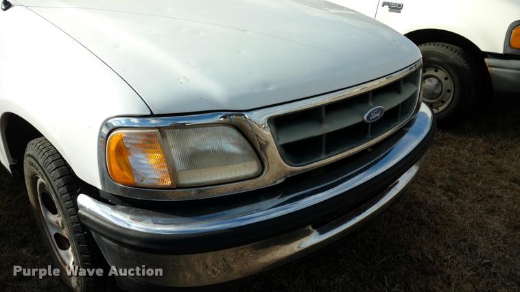 image for item DB0752 1997 Ford F150 SuperCab pickup truck