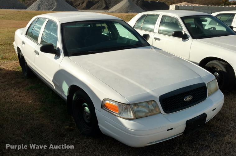 image for item DB0754 2002 Ford Crown Victoria Police Interceptor