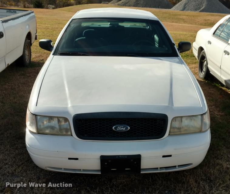 image for item DB0754 2002 Ford Crown Victoria Police Interceptor