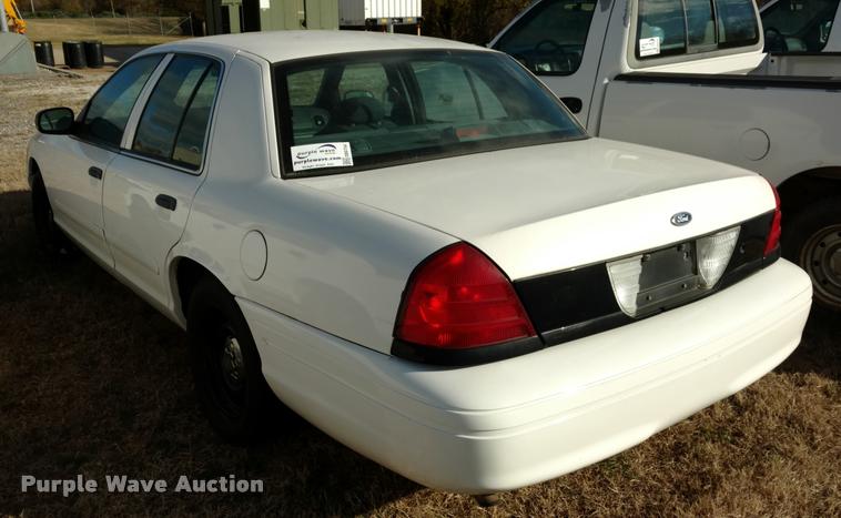 image for item DB0754 2002 Ford Crown Victoria Police Interceptor