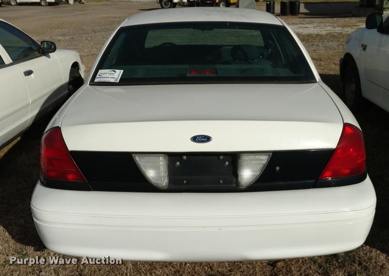 image for item DB0754 2002 Ford Crown Victoria Police Interceptor