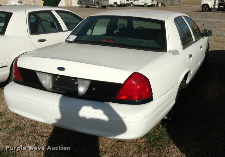image for item DB0754 2002 Ford Crown Victoria Police Interceptor