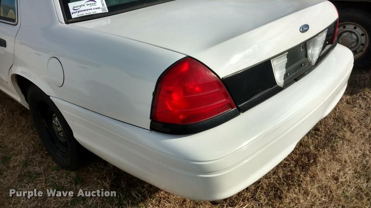 image for item DB0754 2002 Ford Crown Victoria Police Interceptor