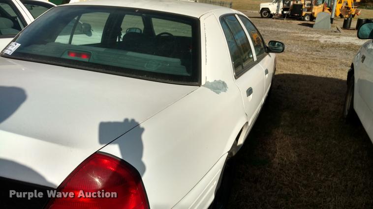 image for item DB0754 2002 Ford Crown Victoria Police Interceptor
