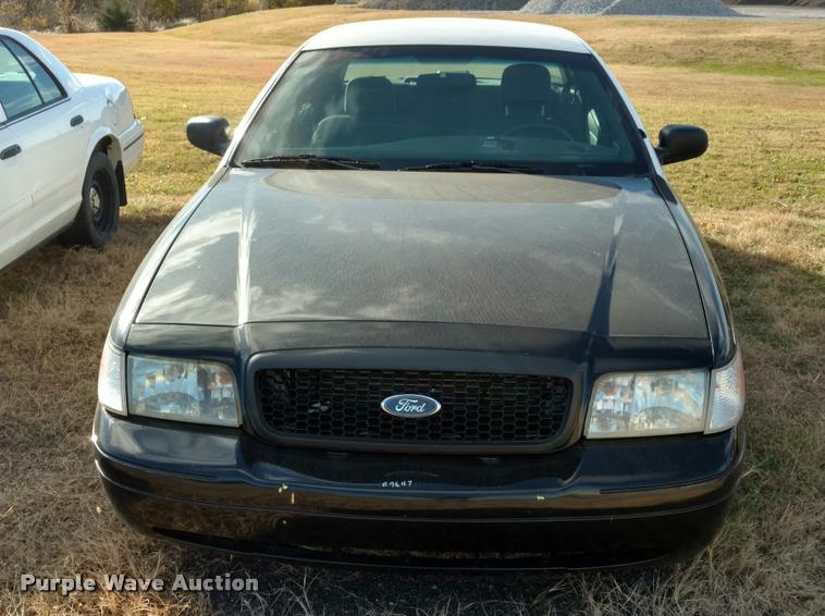 image for item DB0756 2004 Ford Crown Victoria Police Interceptor