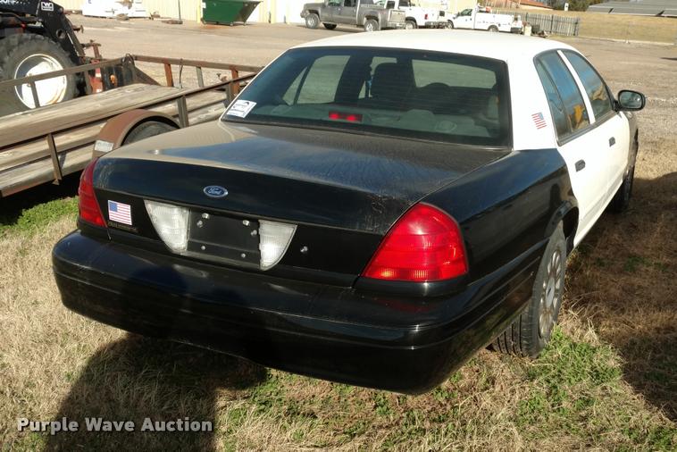 image for item DB0756 2004 Ford Crown Victoria Police Interceptor