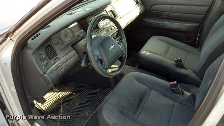 image for item DB0756 2004 Ford Crown Victoria Police Interceptor