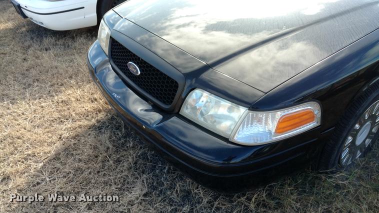 image for item DB0756 2004 Ford Crown Victoria Police Interceptor
