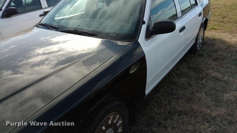 image for item DB0756 2004 Ford Crown Victoria Police Interceptor