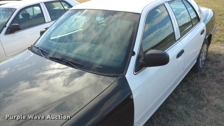 image for item DB0756 2004 Ford Crown Victoria Police Interceptor