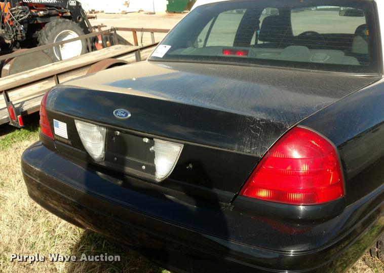 image for item DB0756 2004 Ford Crown Victoria Police Interceptor
