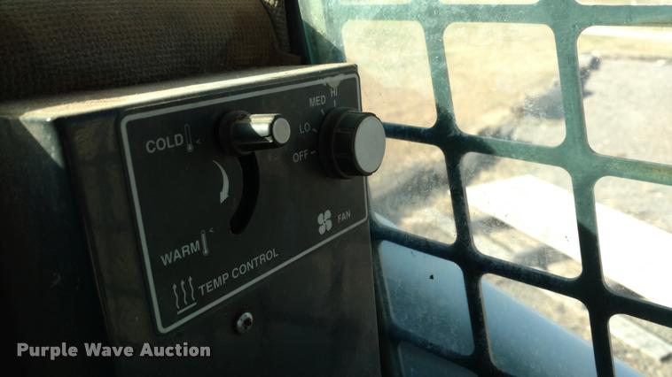 image for item DB0762 1998 Bobcat 863 skid steer