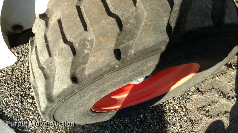 image for item DB0762 1998 Bobcat 863 skid steer