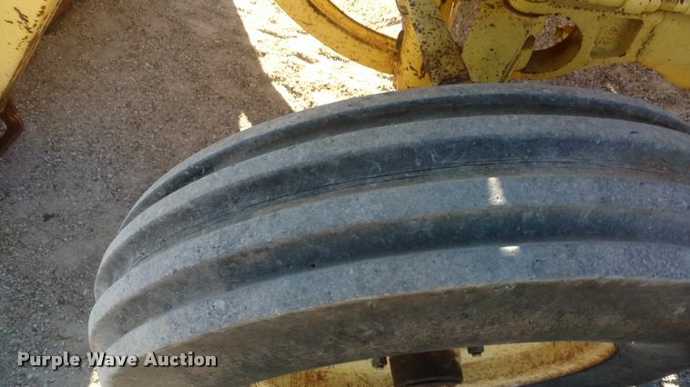 image for item DB0767 Ford 3400 tractor