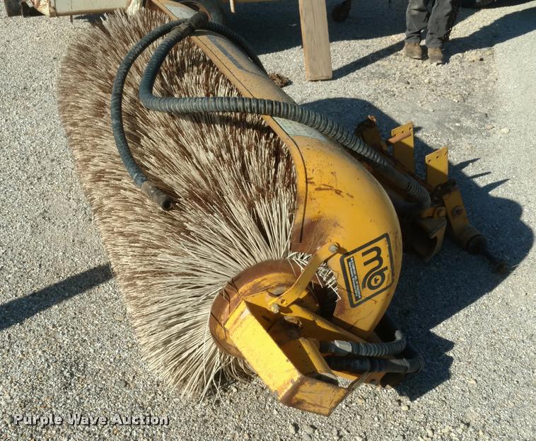 image for item DB0768 MB broom