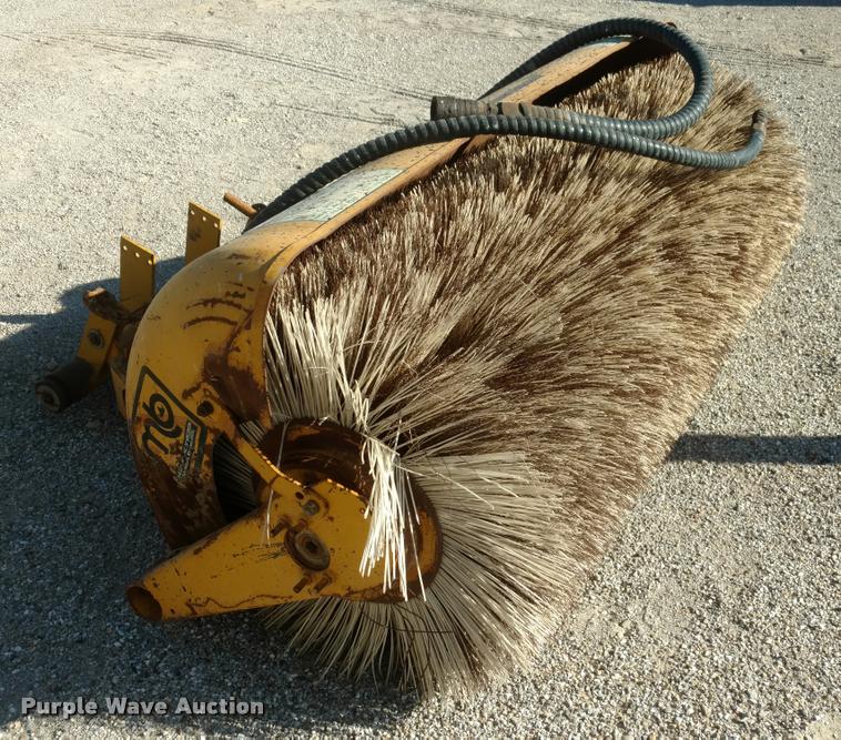 image for item DB0768 MB broom